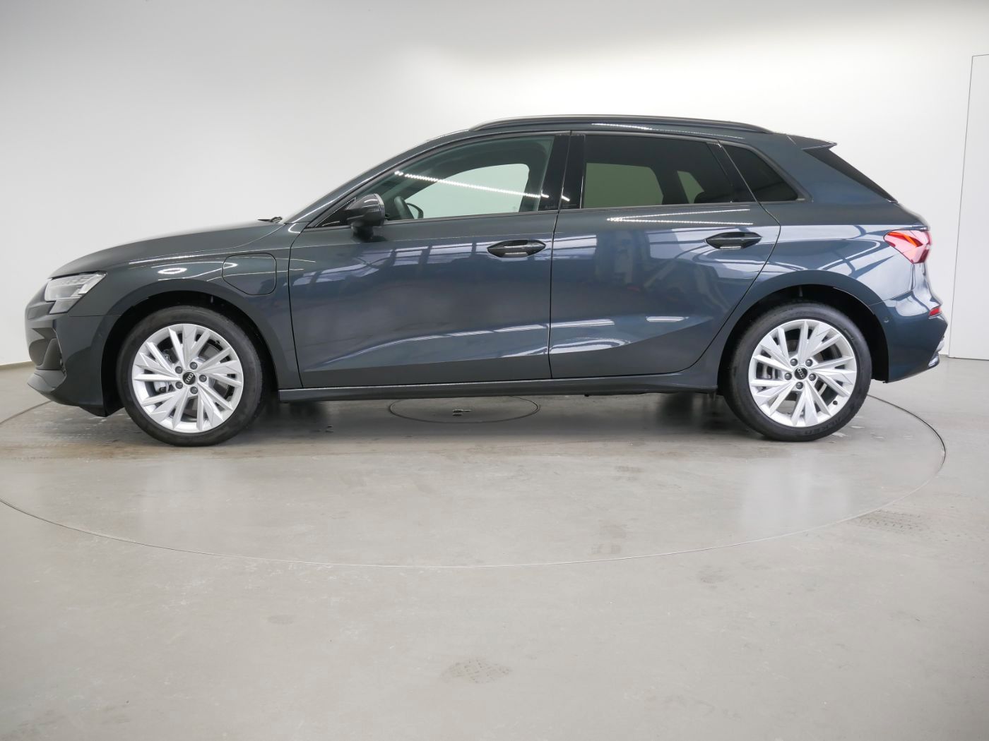 Audi A3 Sportback 40 TFSI e S tro. LED HEAD-UP virt. foto 4
