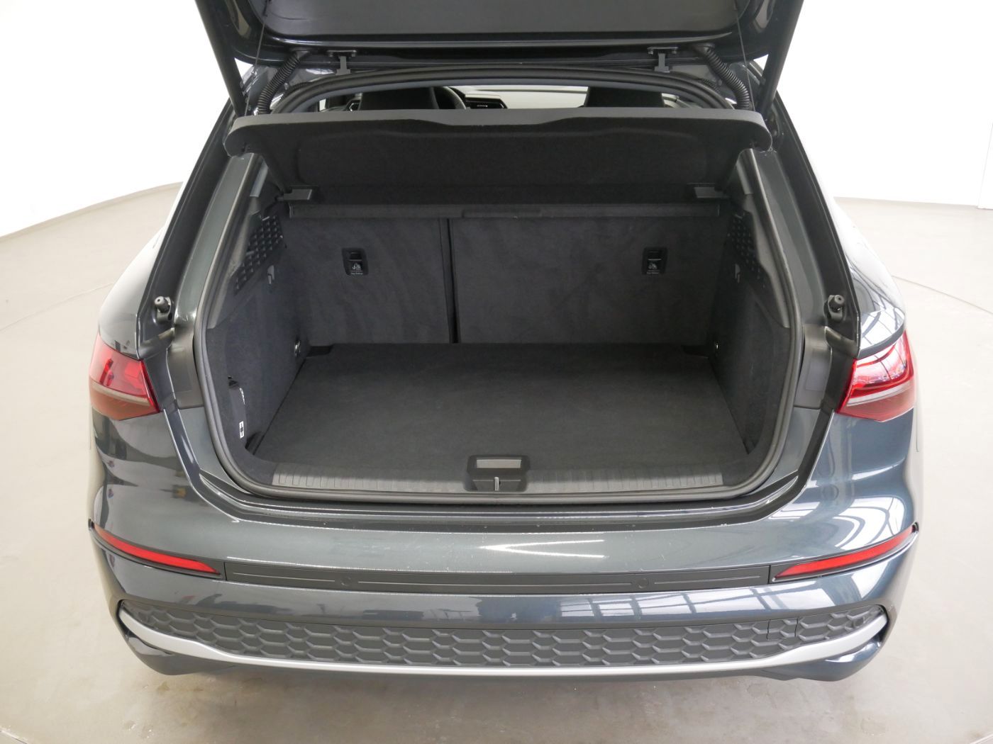 Audi A3 Sportback 40 TFSI e S tro. LED HEAD-UP virt. foto 7