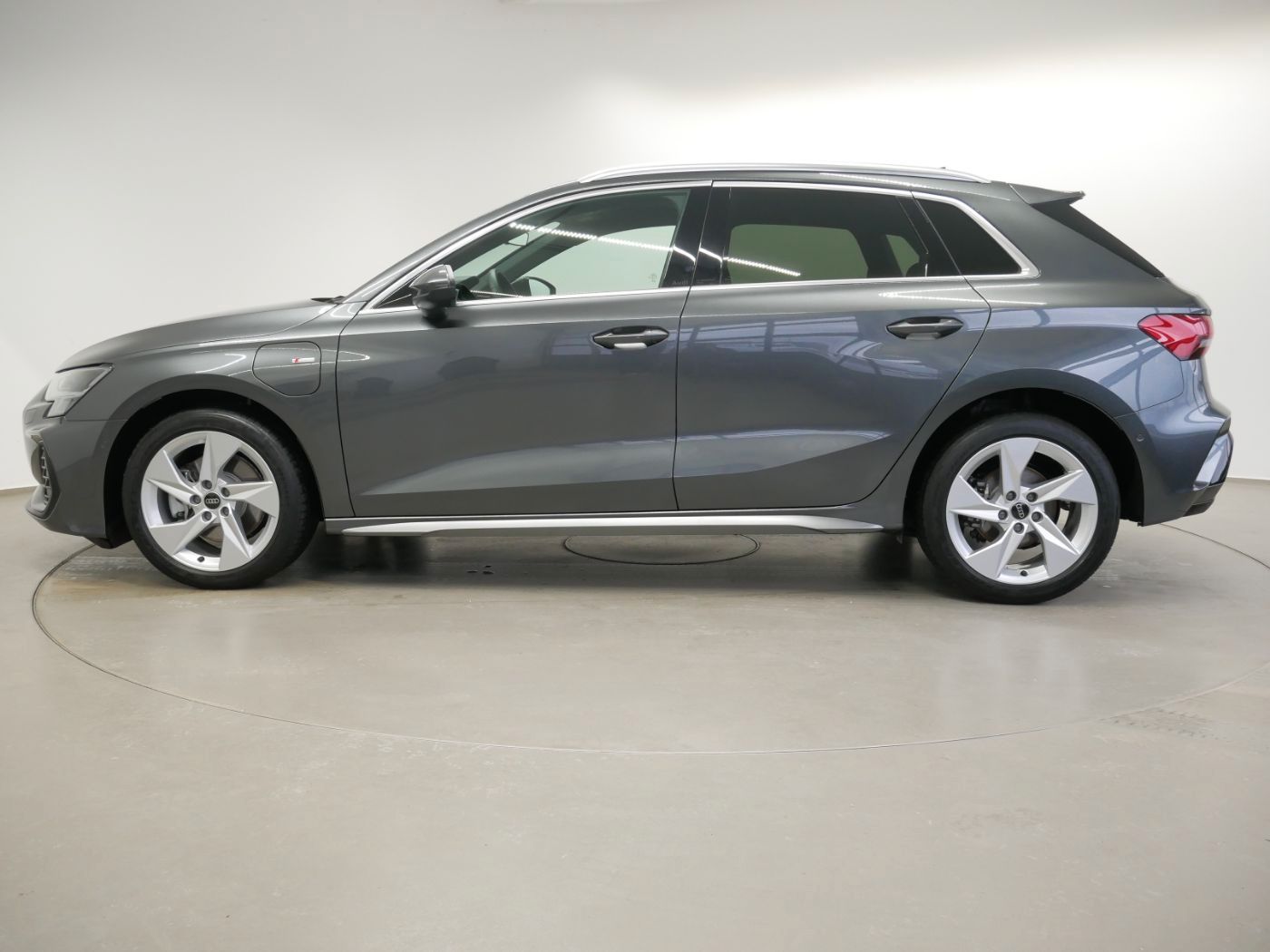 Audi A3 Sportback 40 TFSI e S tro. S line LED AHK vir foto 4
