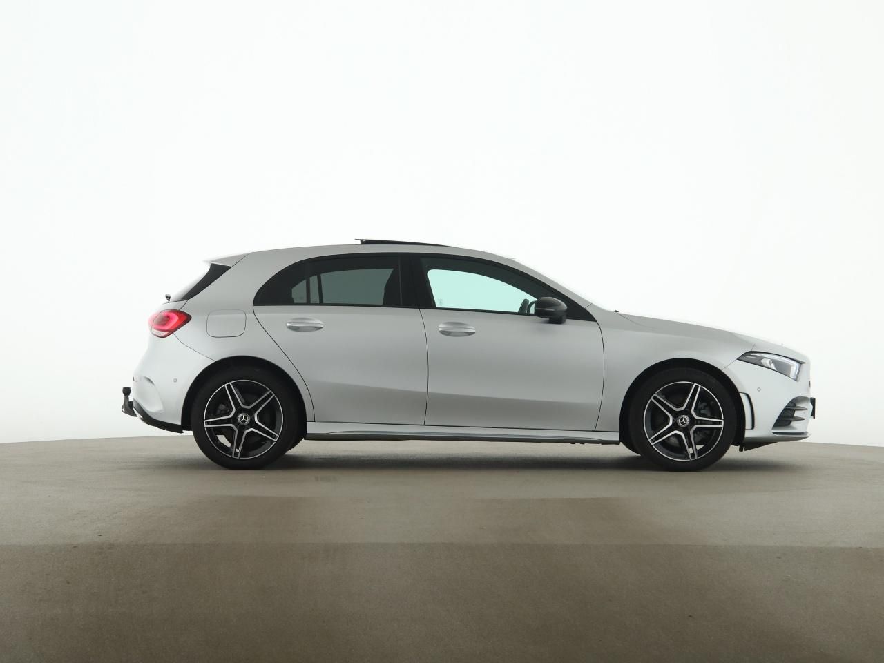 Mercedes-Benz A 250 e AMG Night Pano AHK Distronic Burmester foto 8