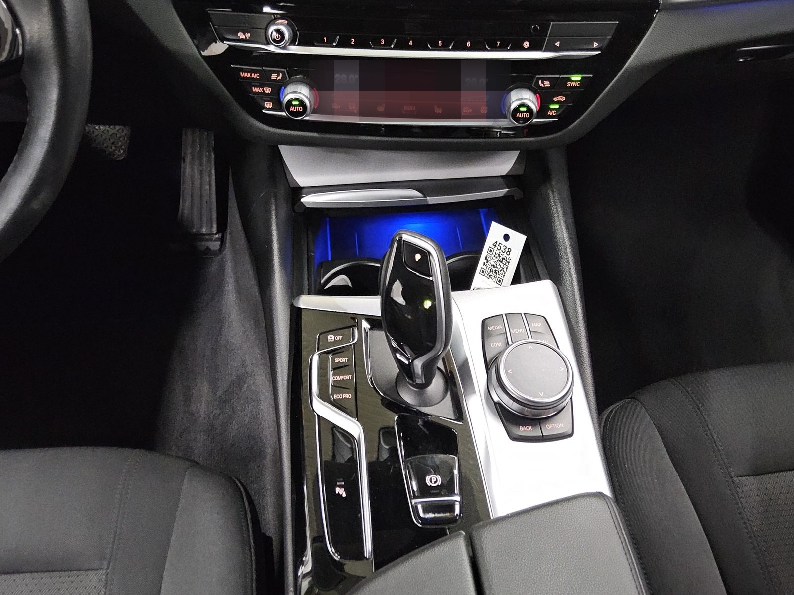 BMW 520dA Navi Kamera Shz LC prof. StandHzg Memory foto 6