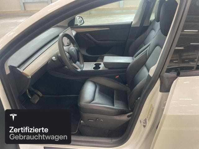 Tesla Model Y Long Range AWD foto 10