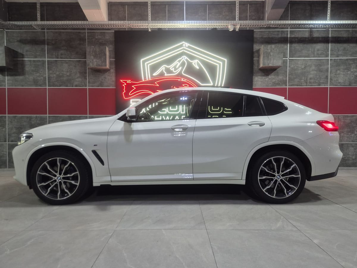 BMW X4 xDrive 30 d M Sport *PANO*AHK*LEDER-VERNASCA* foto 3