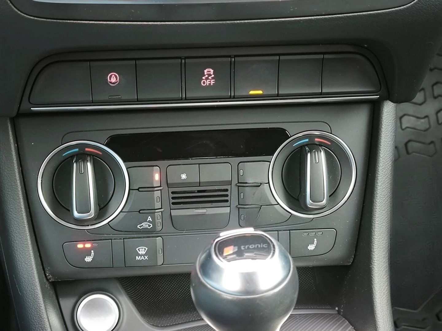 Audi Q3 1.4 TFSI ACT S-TRONIC AHK SITZHZG.NAVI PLUS B foto 15