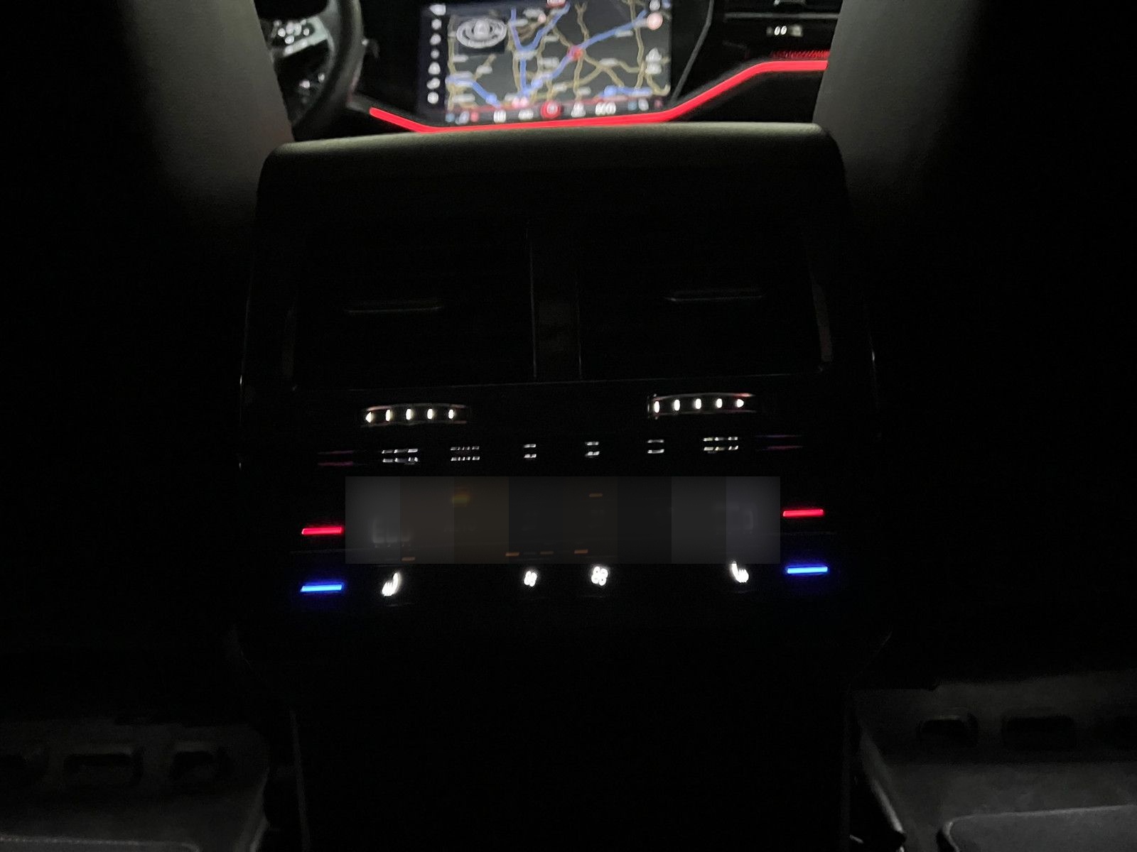 Volkswagen Touareg R-LINE 4Motion/MASSAGE/ACC/AHK/INNOVIS. foto 24