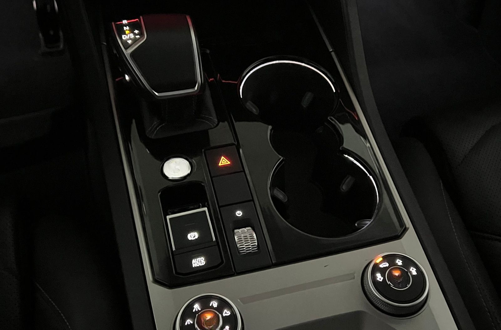 Volkswagen Touareg R-LINE 4Motion/MASSAGE/ACC/AHK/INNOVIS. foto 25