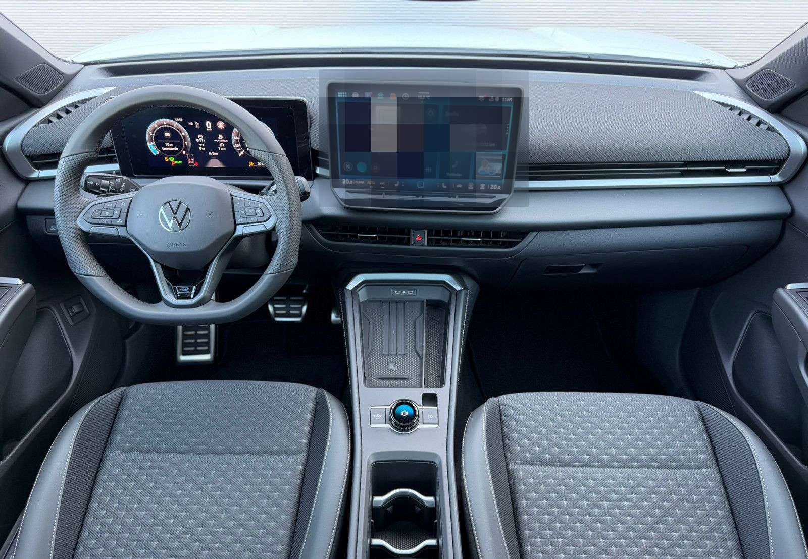 Volkswagen T-Roc R-Line 1.5 eTSI DSG AHK MATIX PANO foto 19