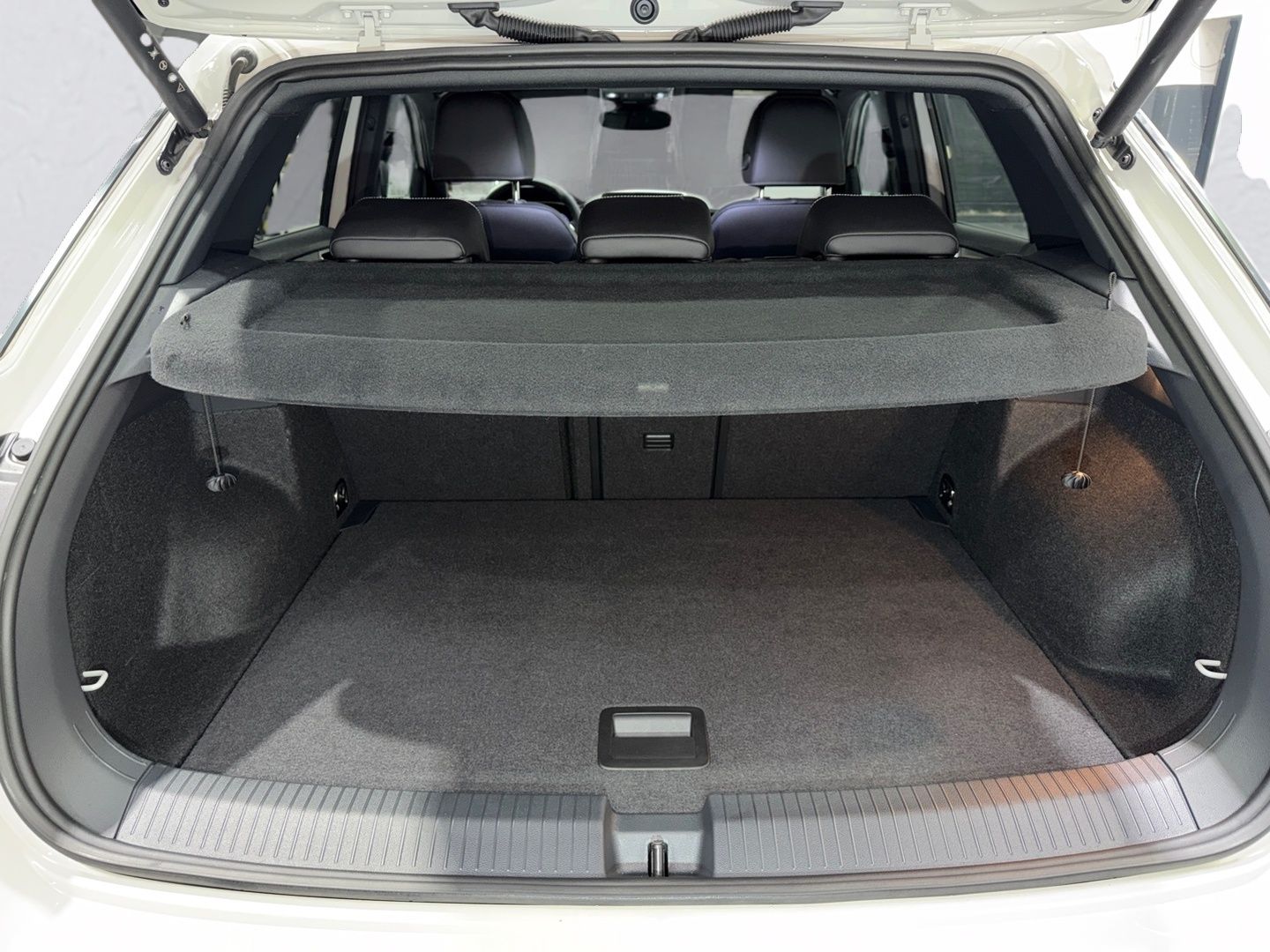 Volkswagen T-Roc 1.5 TSI 3x R LINE LED+ KAMERA CARPLAY 18Z  foto 8
