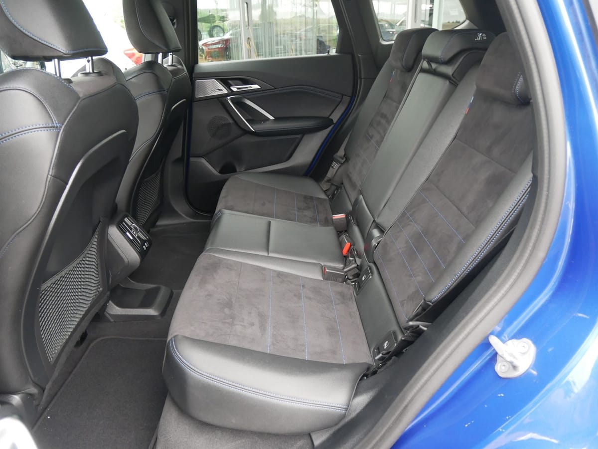 BMW iX1 xDrive30 M Sportpaket LCProf. DAProf. AHK AC foto 13