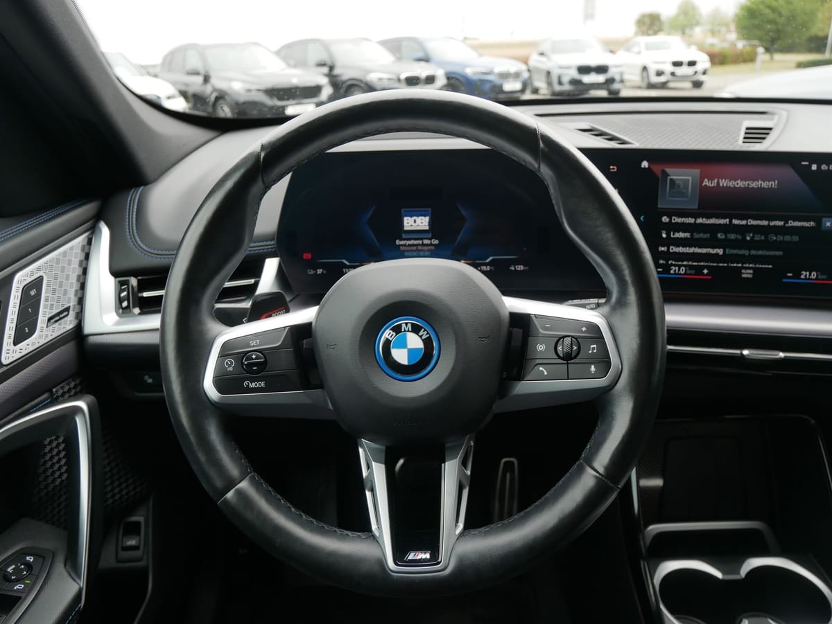 BMW iX1 xDrive30 M Sportpaket LCProf. DAProf. AHK AC foto 17