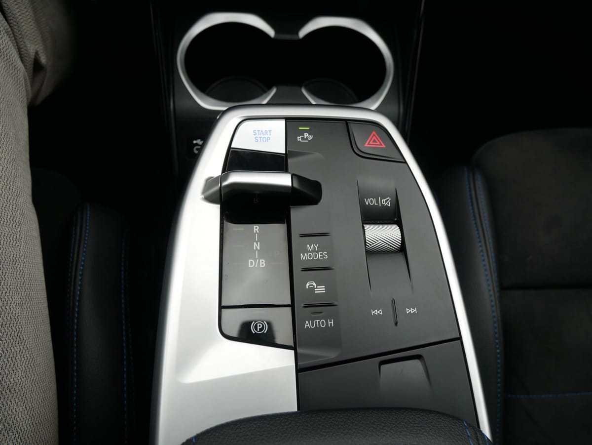 BMW iX1 xDrive30 M Sportpaket LCProf. DAProf. AHK AC foto 22