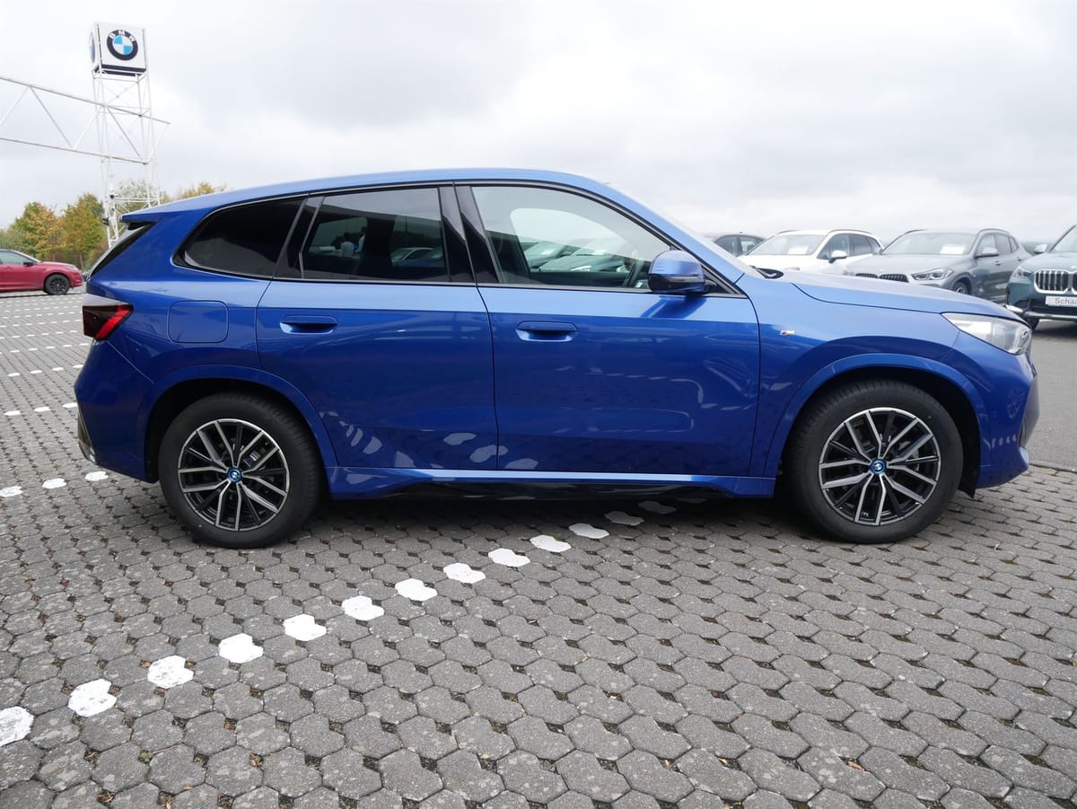 BMW iX1 xDrive30 M Sportpaket LCProf. DAProf. AHK AC foto 7
