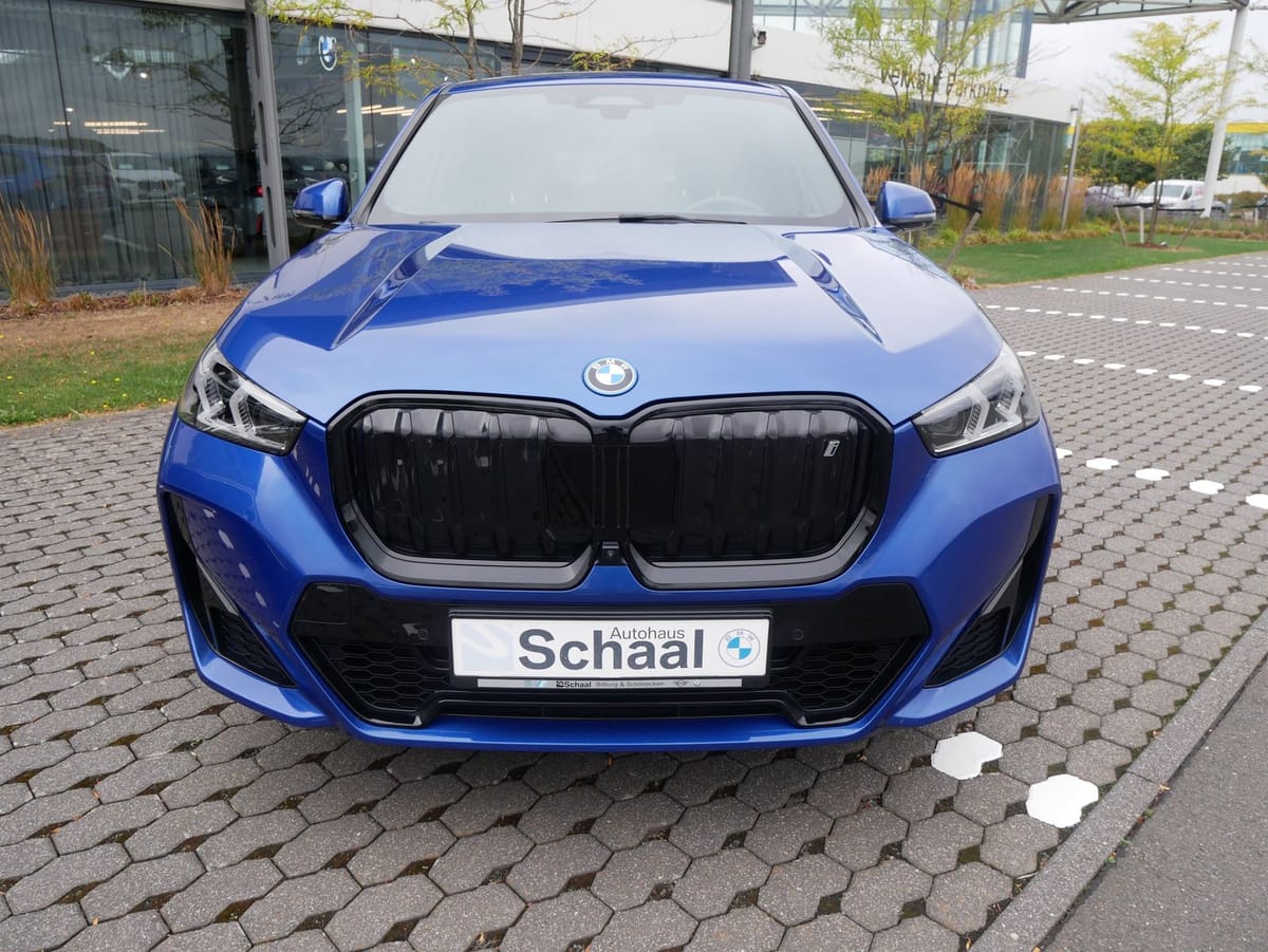 BMW iX1 xDrive30 M Sportpaket LCProf. DAProf. AHK AC foto 9