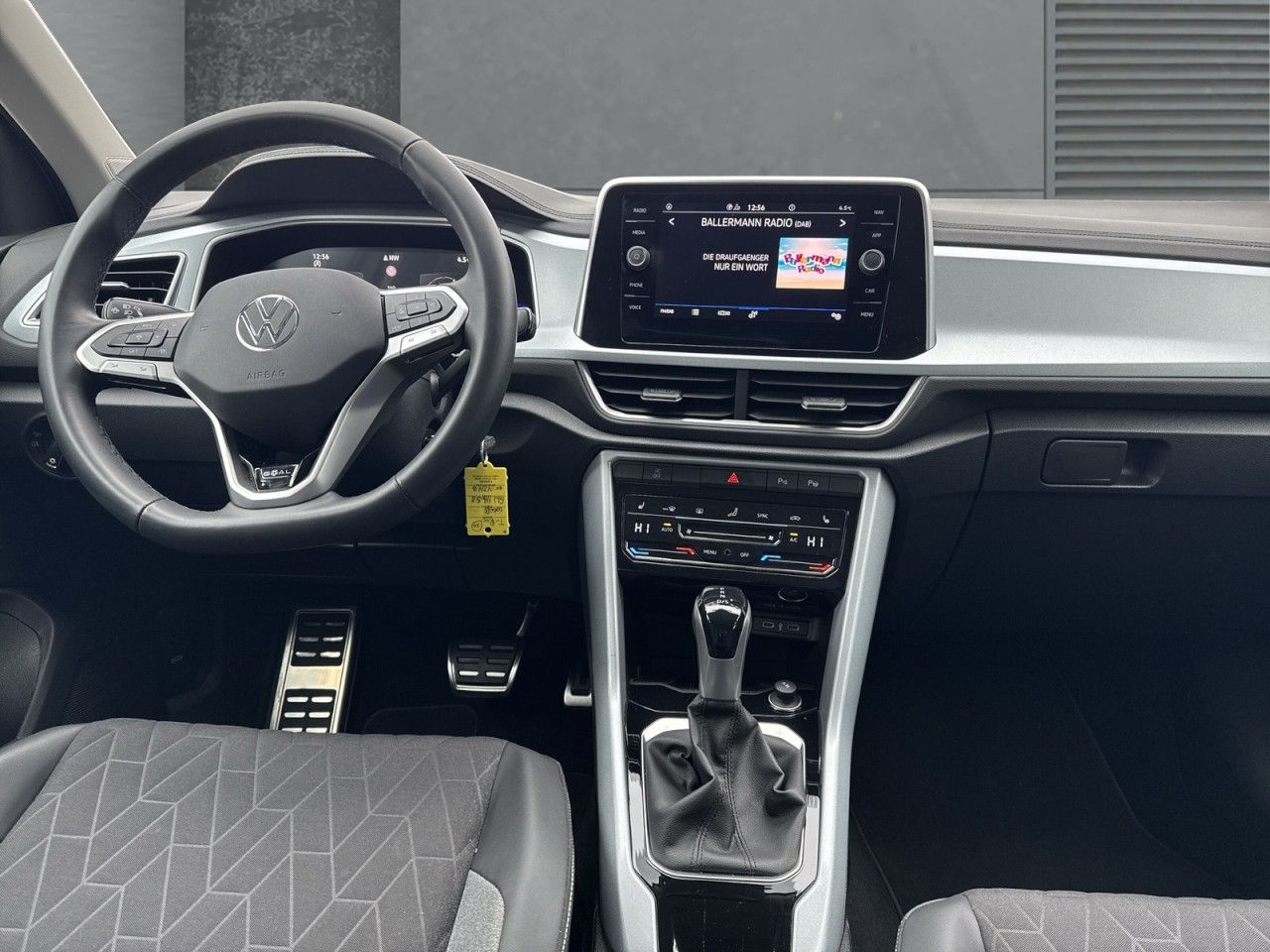 Volkswagen T-Roc 2.0 TDI Goal Automatik Navi+LED+AHK+Rückfa foto 11