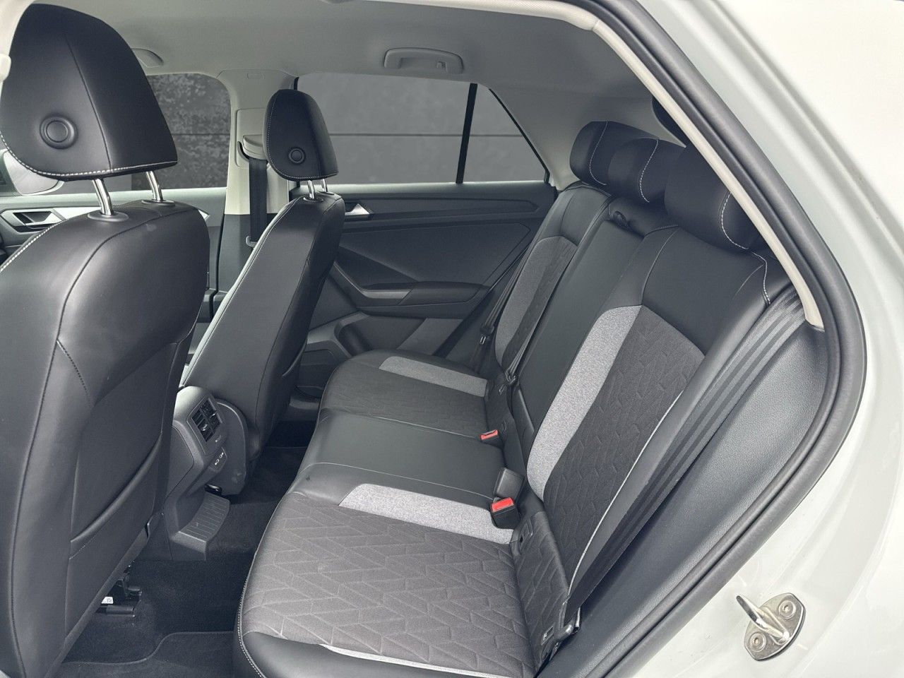 Volkswagen T-Roc 2.0 TDI Goal Automatik Navi+LED+AHK+Rückfa foto 10