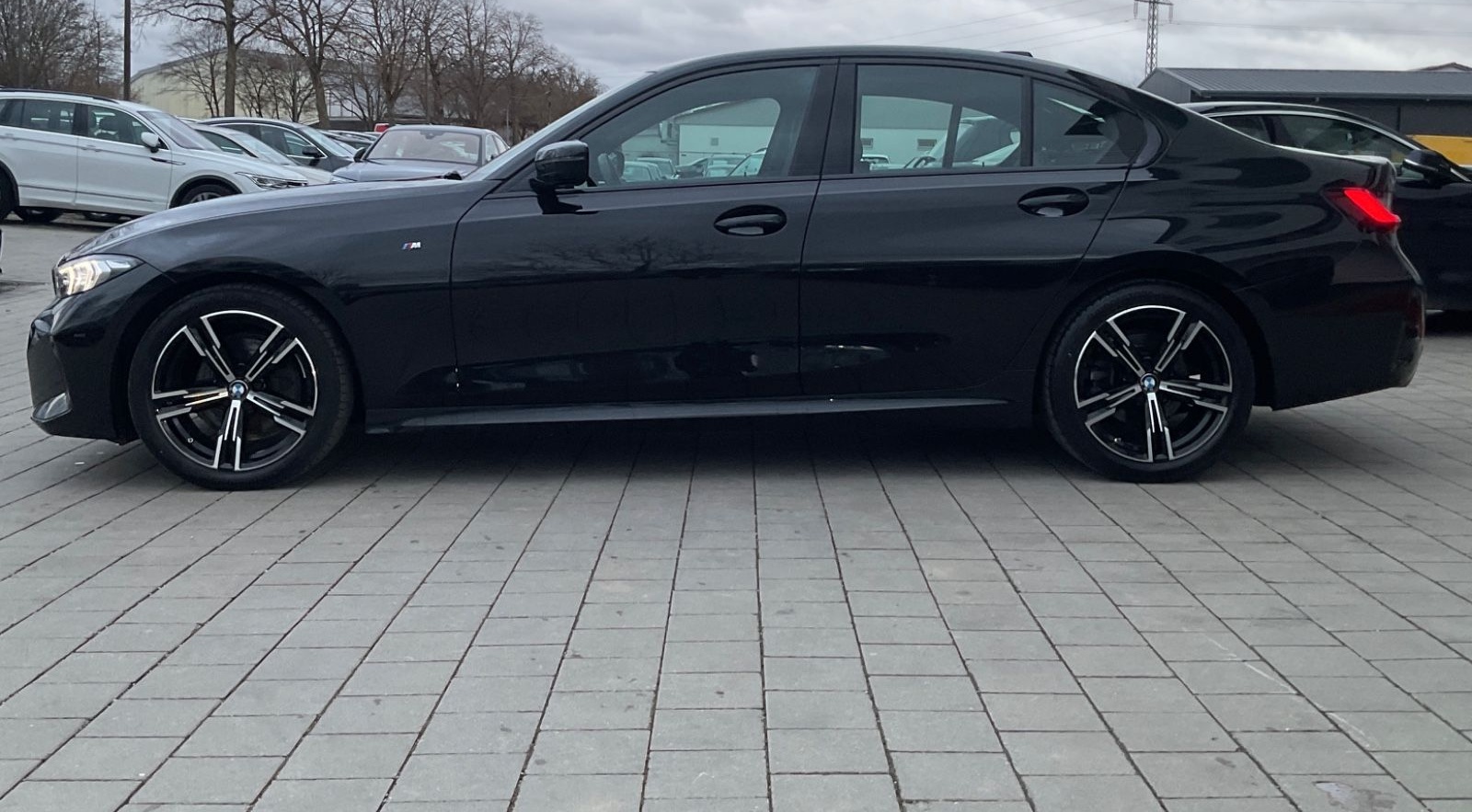 BMW 320d Lim.  xDrive M Sport ACC AHK RFK BMW Live foto 2