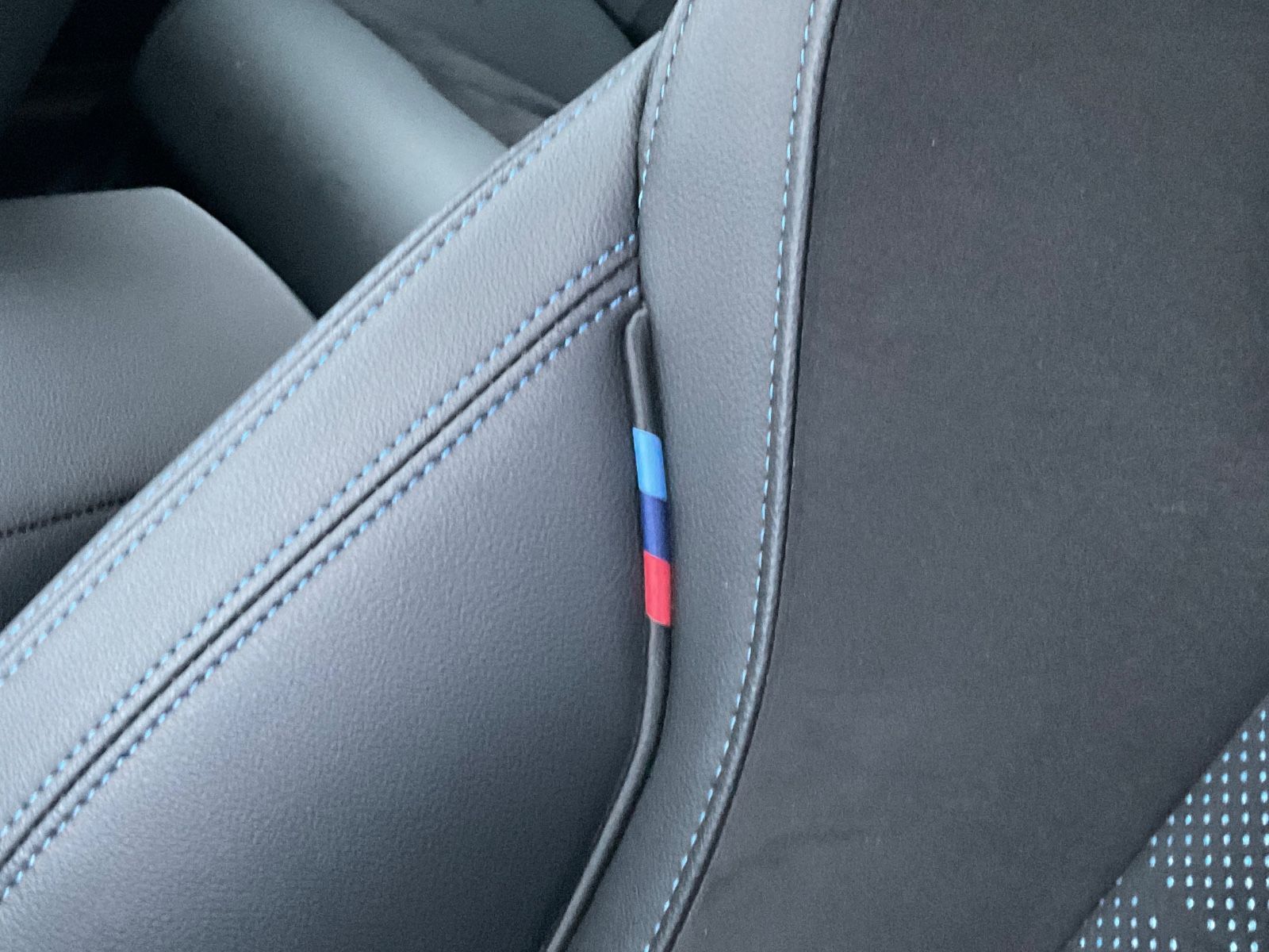 BMW 320d Lim.  xDrive M Sport ACC AHK RFK BMW Live foto 12