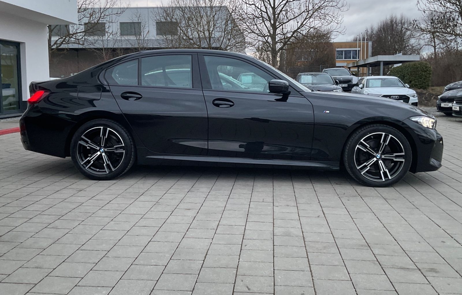 BMW 320d Lim.  xDrive M Sport ACC AHK RFK BMW Live foto 6