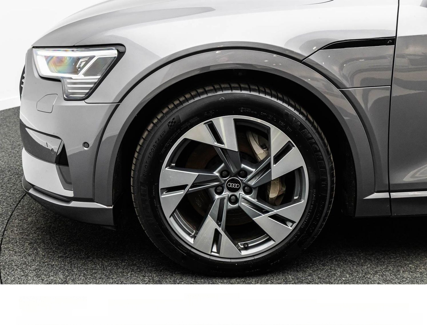 Audi E-TRON SPORTBACK 55 S LINE BLACK LED/KEYLESS/KAM foto 13