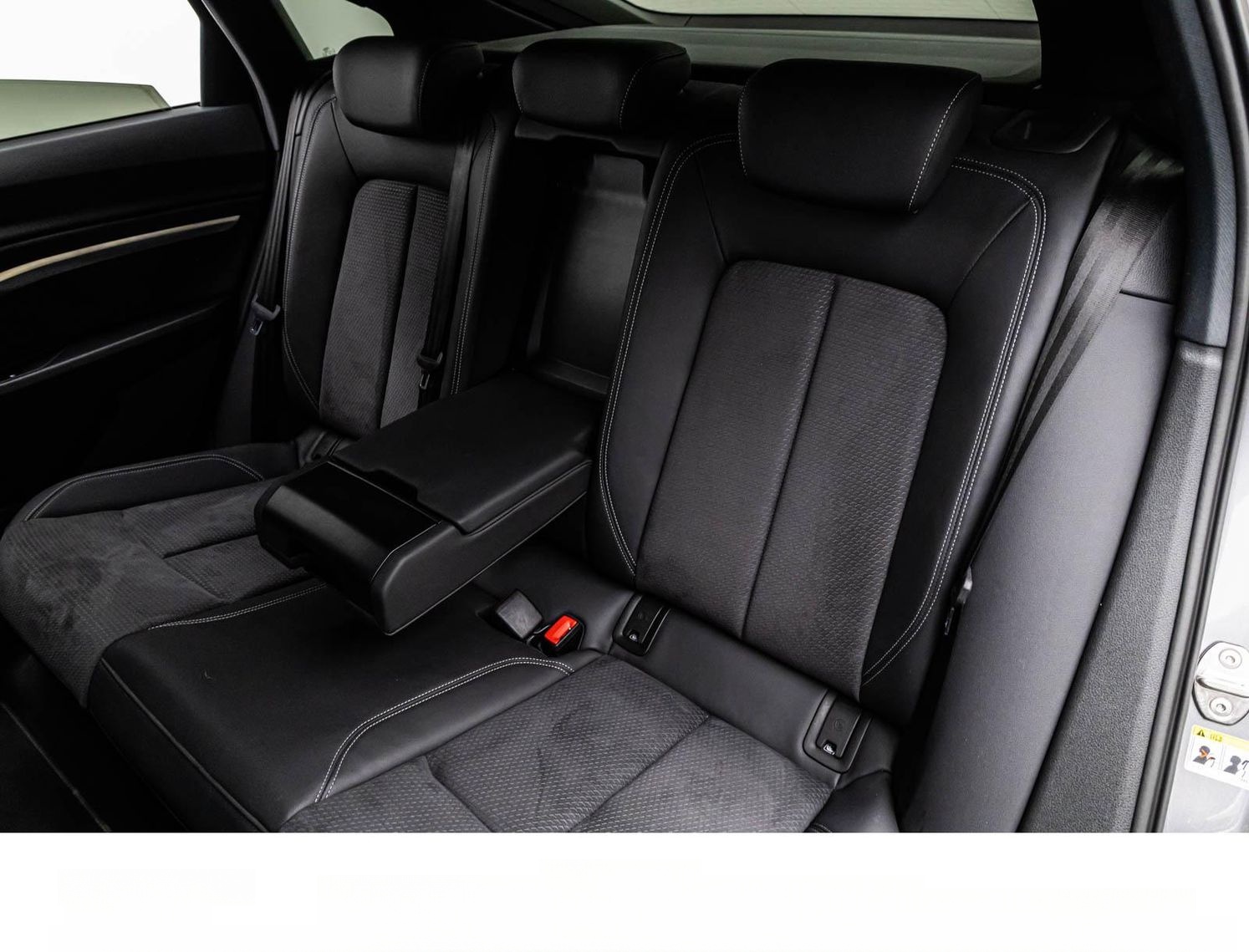 Audi E-TRON SPORTBACK 55 S LINE BLACK LED/KEYLESS/KAM foto 17