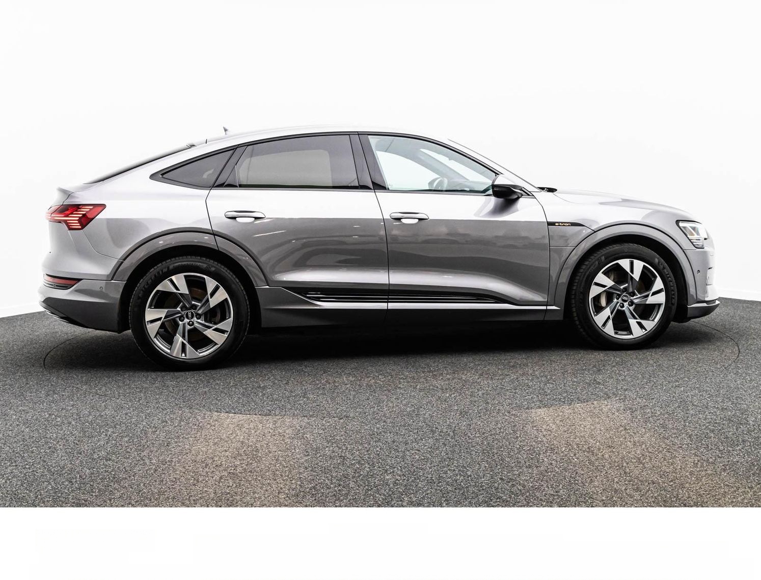 Audi E-TRON SPORTBACK 55 S LINE BLACK LED/KEYLESS/KAM foto 8