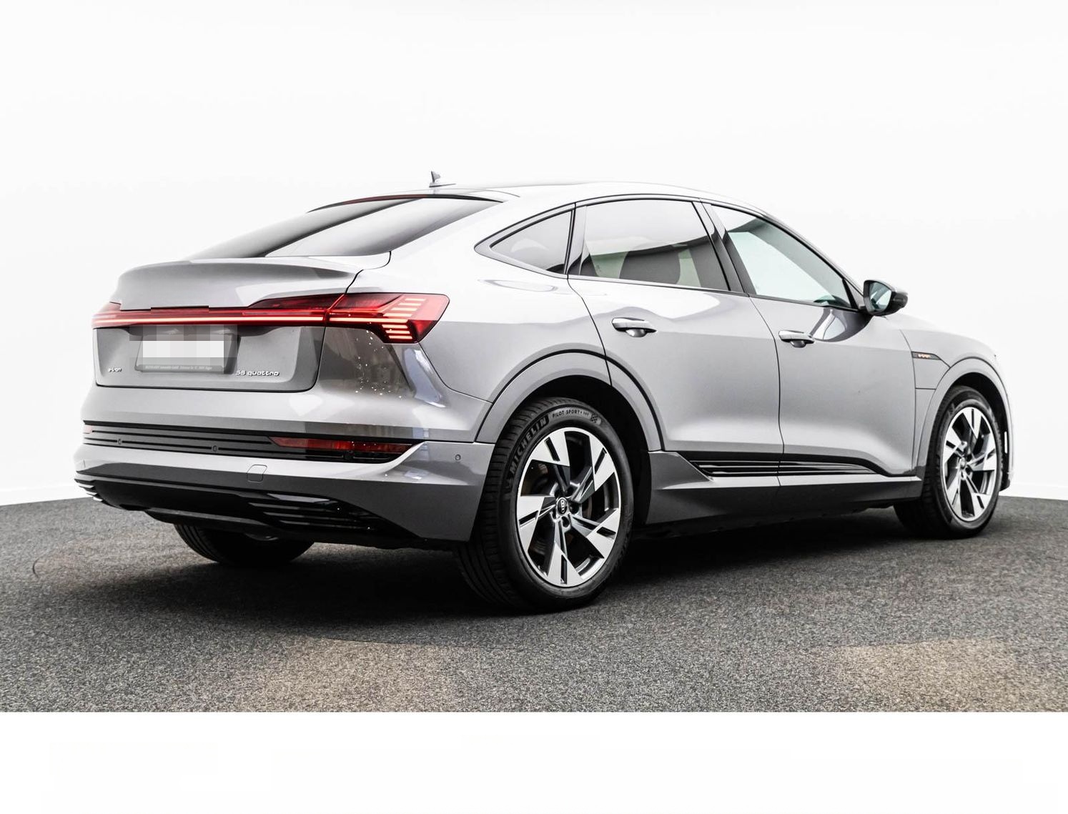 Audi E-TRON SPORTBACK 55 S LINE BLACK LED/KEYLESS/KAM foto 9