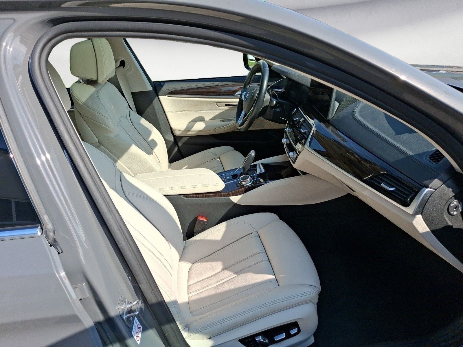 BMW 540i xDrive Limousine Luxury Line Innovationsp.  foto 9