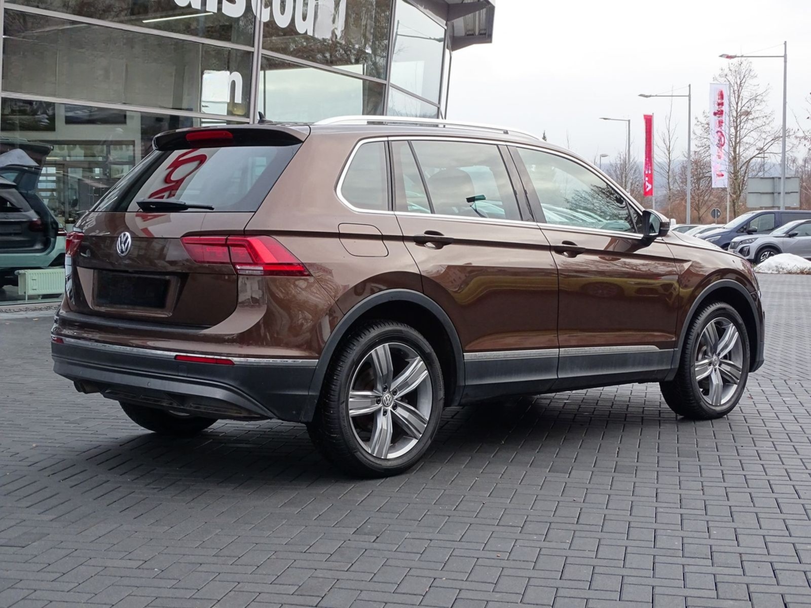 Volkswagen Tiguan 2.0 TSI Highline 4Motion LED Navi ACC AHK foto 5
