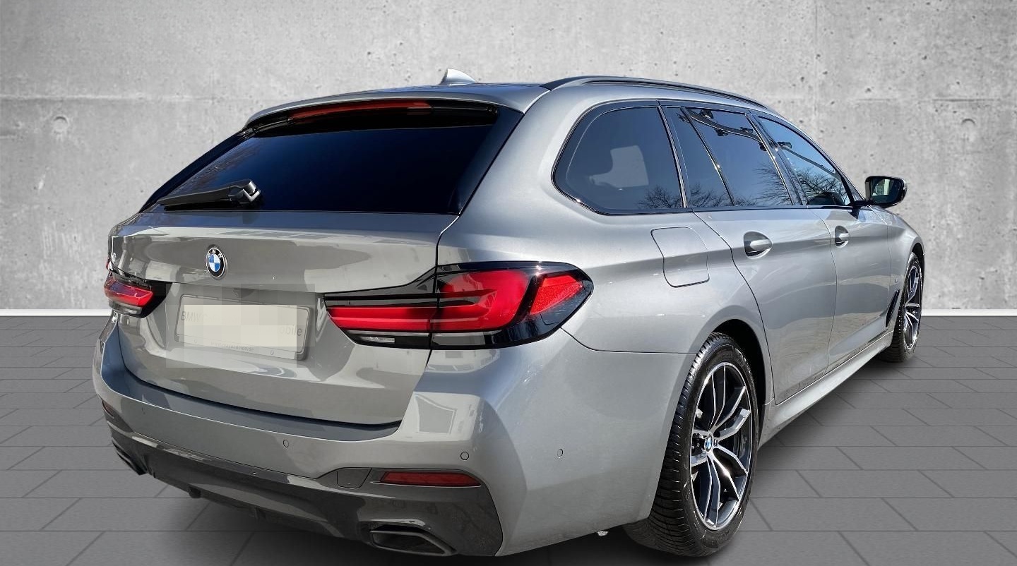 BMW 520 i M Sport HUD Luft AHK Navi Memory Sitze Sou foto 3