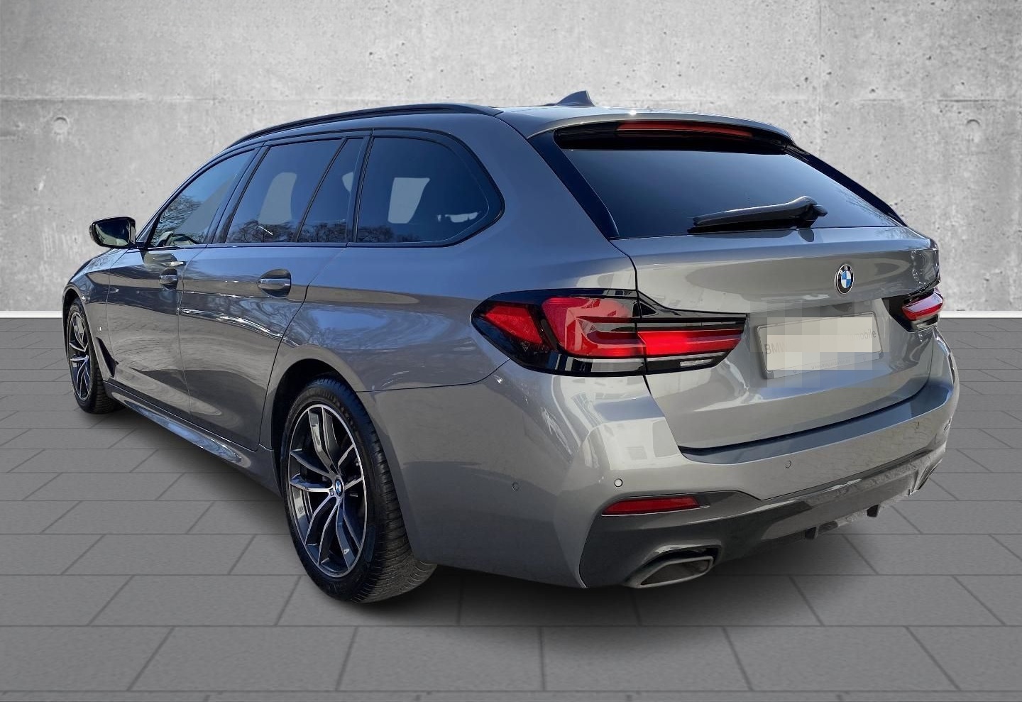 BMW 520 i M Sport HUD Luft AHK Navi Memory Sitze Sou foto 5