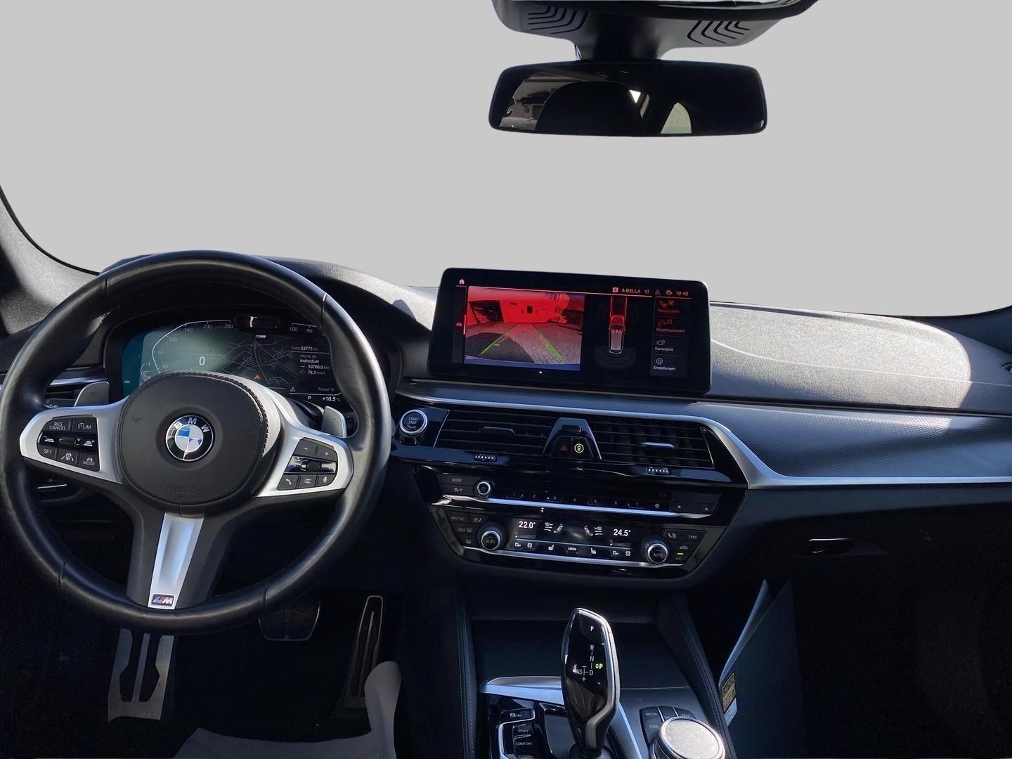 BMW 520 i M Sport HUD Luft AHK Navi Memory Sitze Sou foto 7