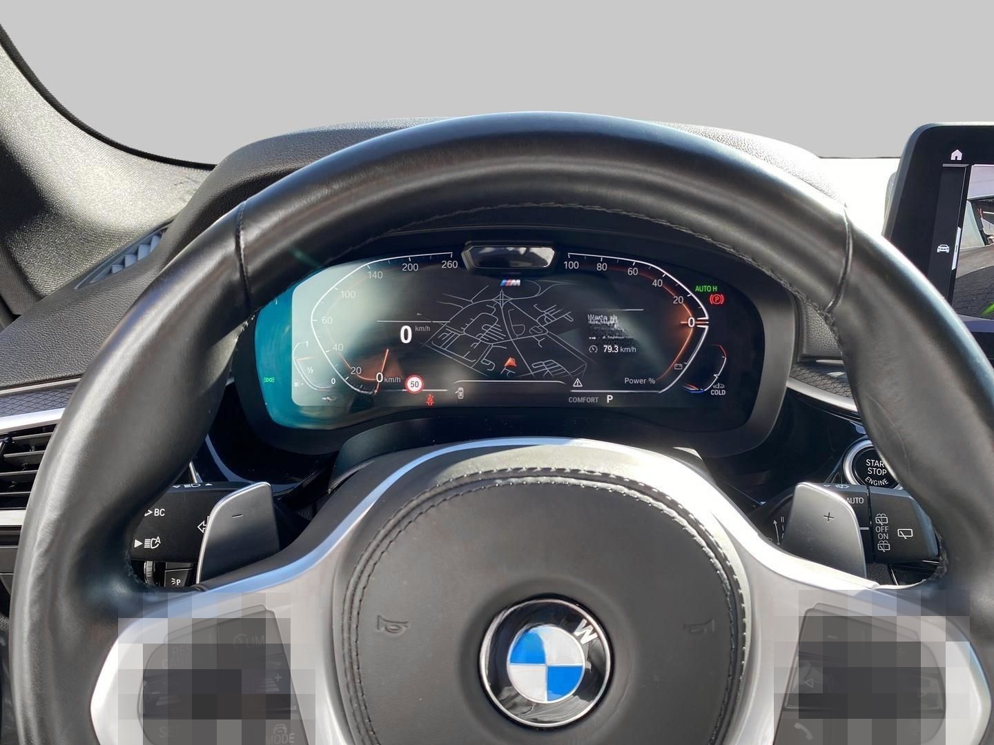 BMW 520 i M Sport HUD Luft AHK Navi Memory Sitze Sou foto 10