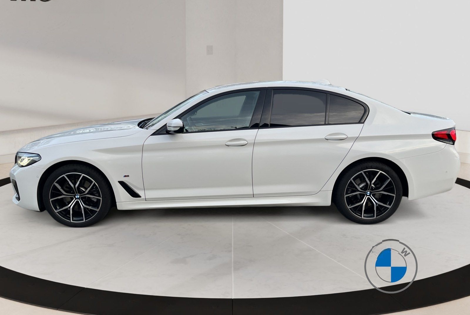 BMW 520d Lim M Sport 19" HUD Lenkradhzg. Laserlicht foto 3