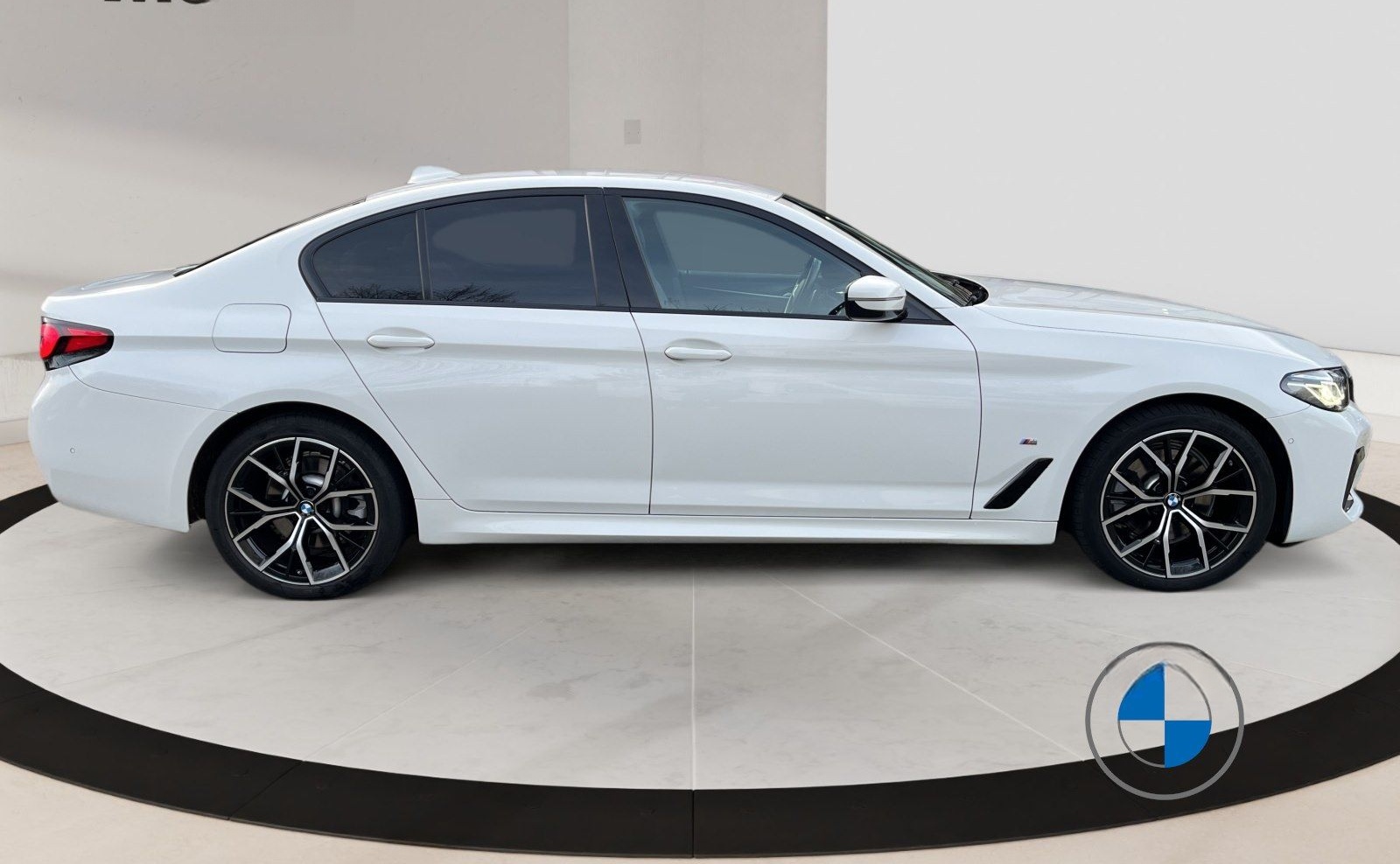 BMW 520d Lim M Sport 19" HUD Lenkradhzg. Laserlicht foto 6