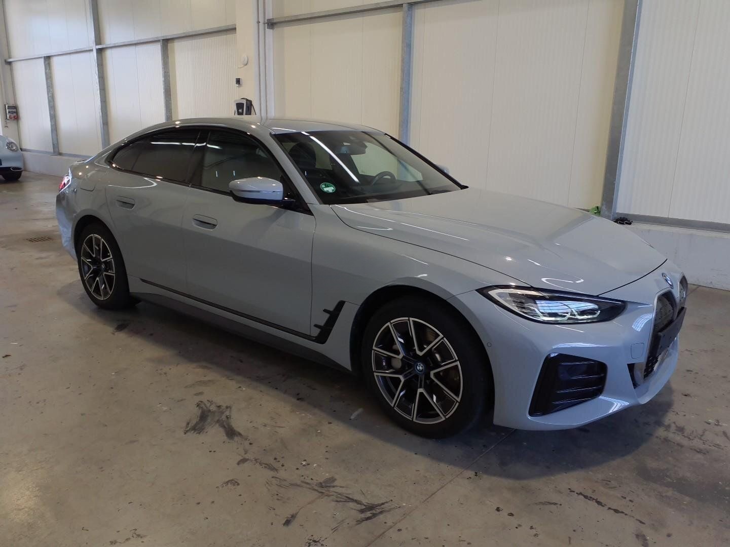 BMW i4 eDrive40 Gran Coupe M Sport Live Cpt. Prof. H foto 2