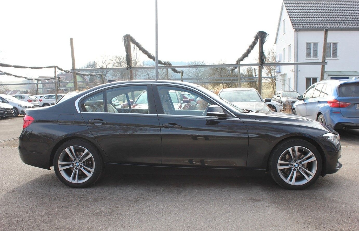 BMW 330iA Advantage -Navi-t.Leder-AHK-LM18"-1.Hand foto 5