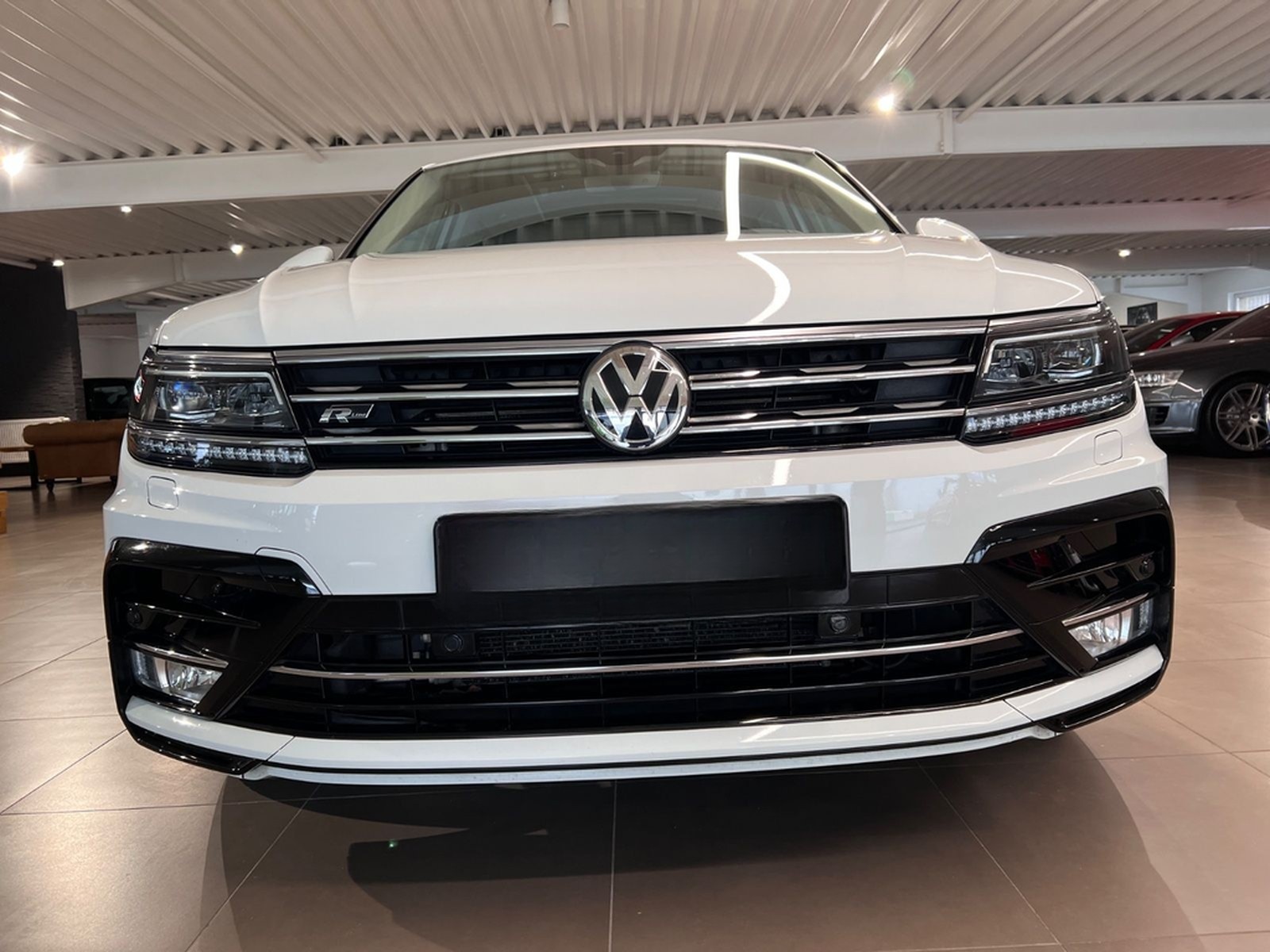 Volkswagen Tiguan 2.0TSI DSG 4MOTION Highline R-LINE 1.HAND foto 11