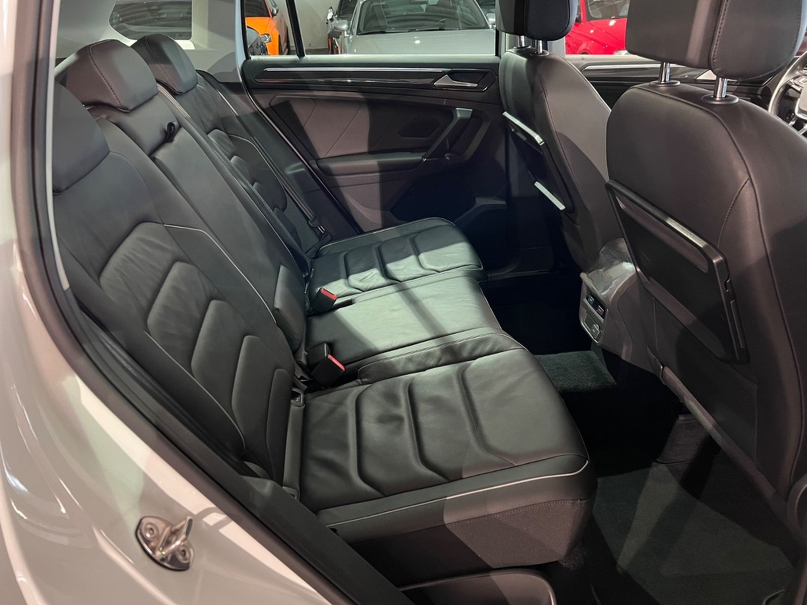 Volkswagen Tiguan 2.0TSI DSG 4MOTION Highline R-LINE 1.HAND foto 21