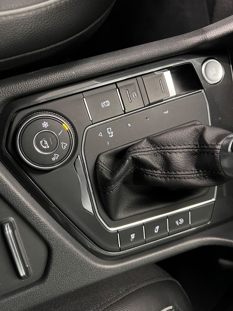Volkswagen Tiguan 2.0TSI DSG 4MOTION Highline R-LINE 1.HAND foto 35