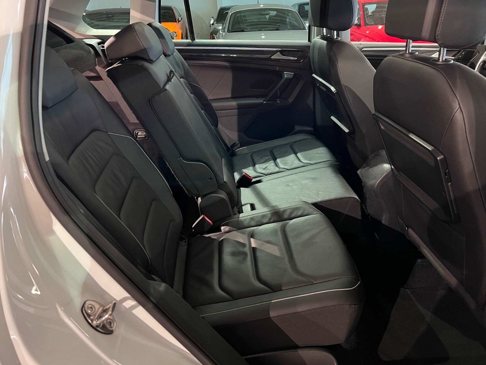 Volkswagen Tiguan 2.0TSI DSG 4MOTION Highline R-LINE 1.HAND foto 40