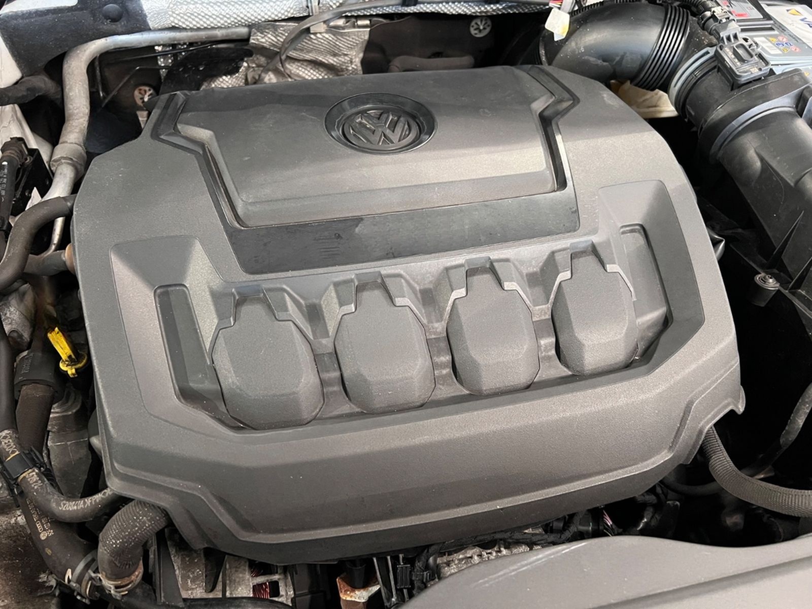Volkswagen Tiguan 2.0TSI DSG 4MOTION Highline R-LINE 1.HAND foto 47