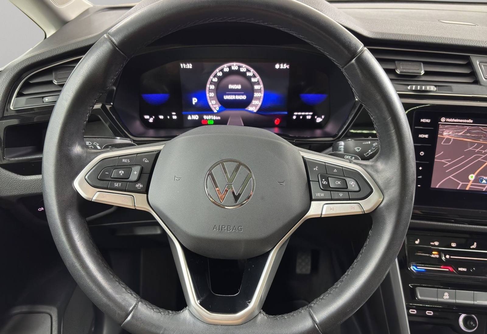 Volkswagen Touran Comfortline (AHK.Pano.Kamera) 2.0 TDI DSG foto 11