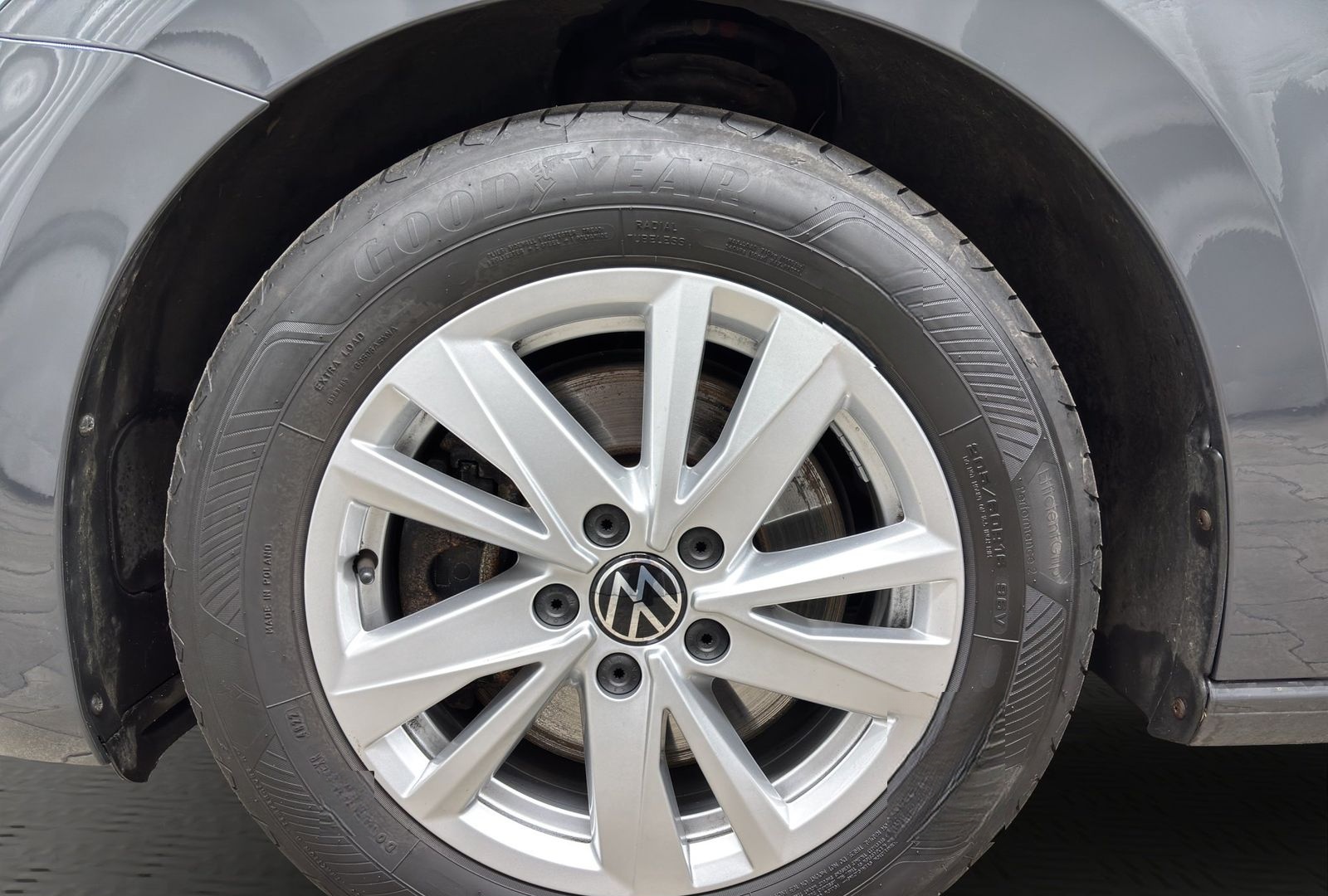 Volkswagen Touran Comfortline (AHK.Pano.Kamera) 2.0 TDI DSG foto 15