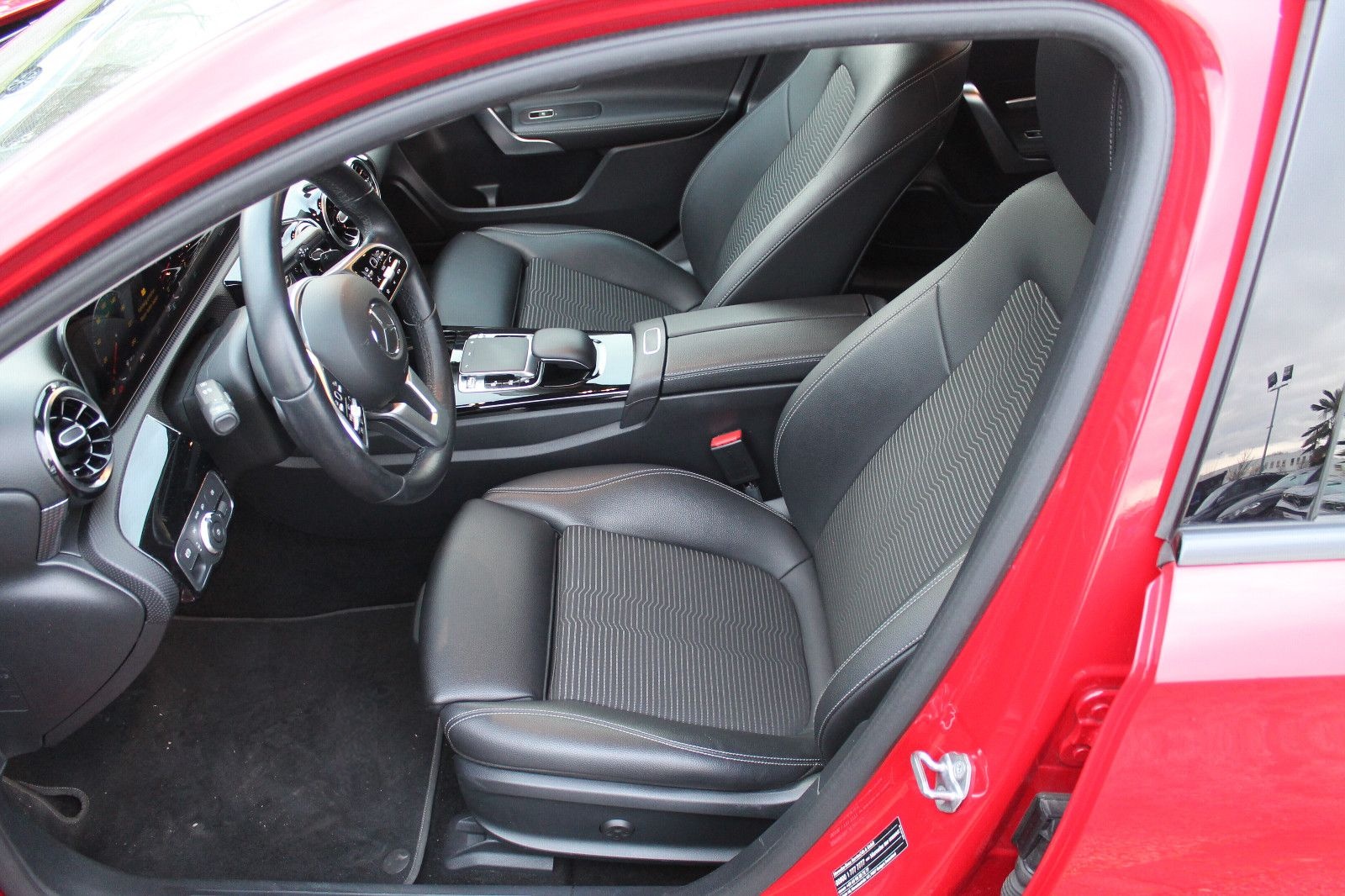 Mercedes-Benz A 200, Automatik, Navi, Kamera, el. Sitze, LED foto 10