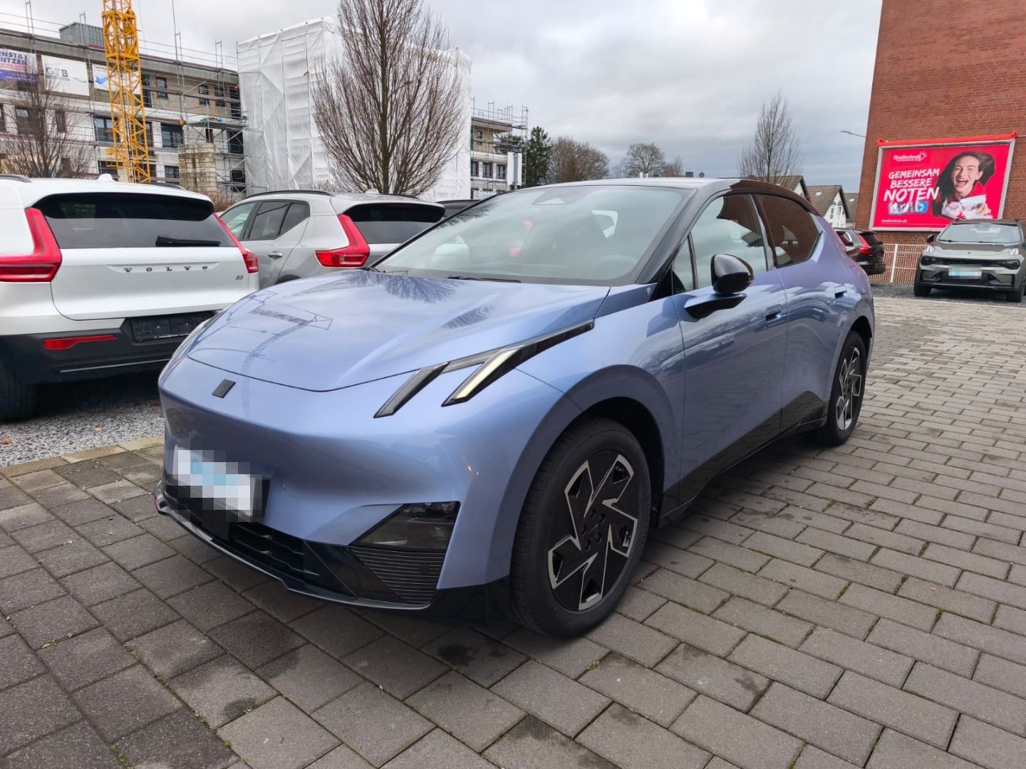 Lynk&Co 02 Core Navi Digitales Cockpit LED ACC El. Heckk foto 2