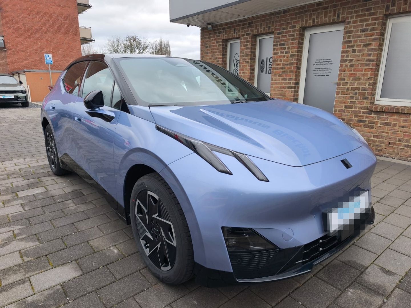 Lynk&Co 02 Core Navi Digitales Cockpit LED ACC El. Heckk foto 8