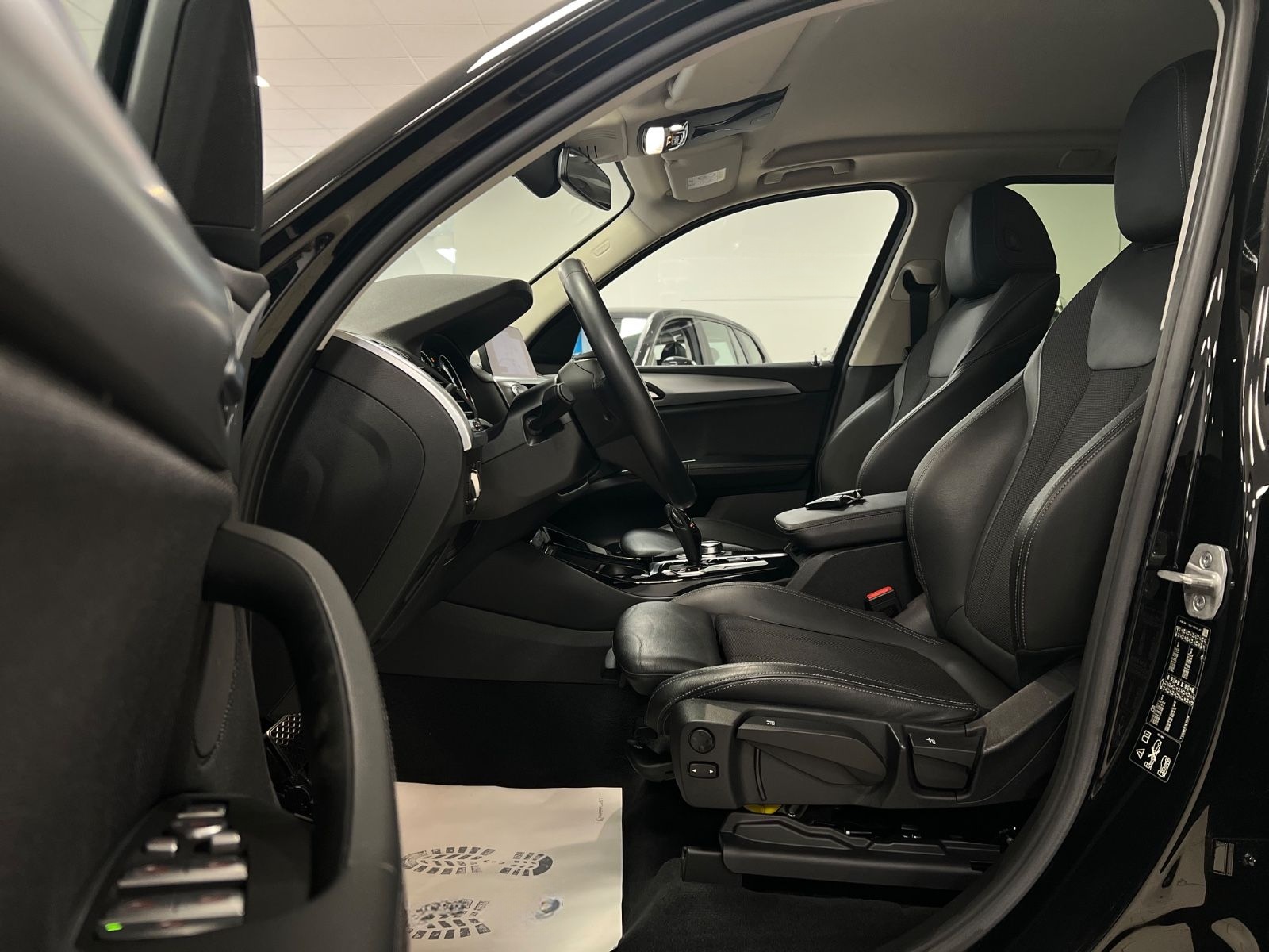 BMW X3 xDrive Advantage HUD/AHK/ParkSyst/SportSitze foto 13