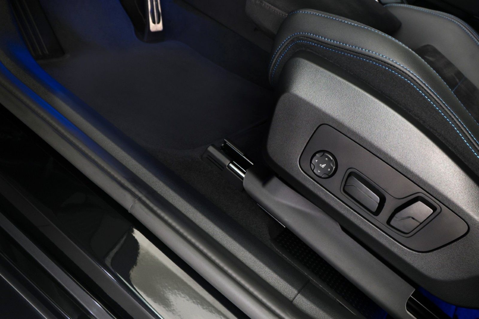 BMW X2 sDrive18d M Sport ICONIC H&K ACC 360° AHK 20" foto 18