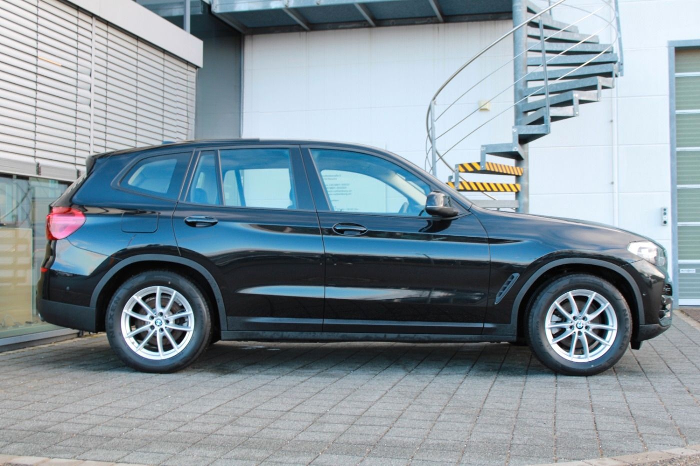 BMW X3 xDrive20d Navi LED Kamera DAB SH Klima PDC foto 3