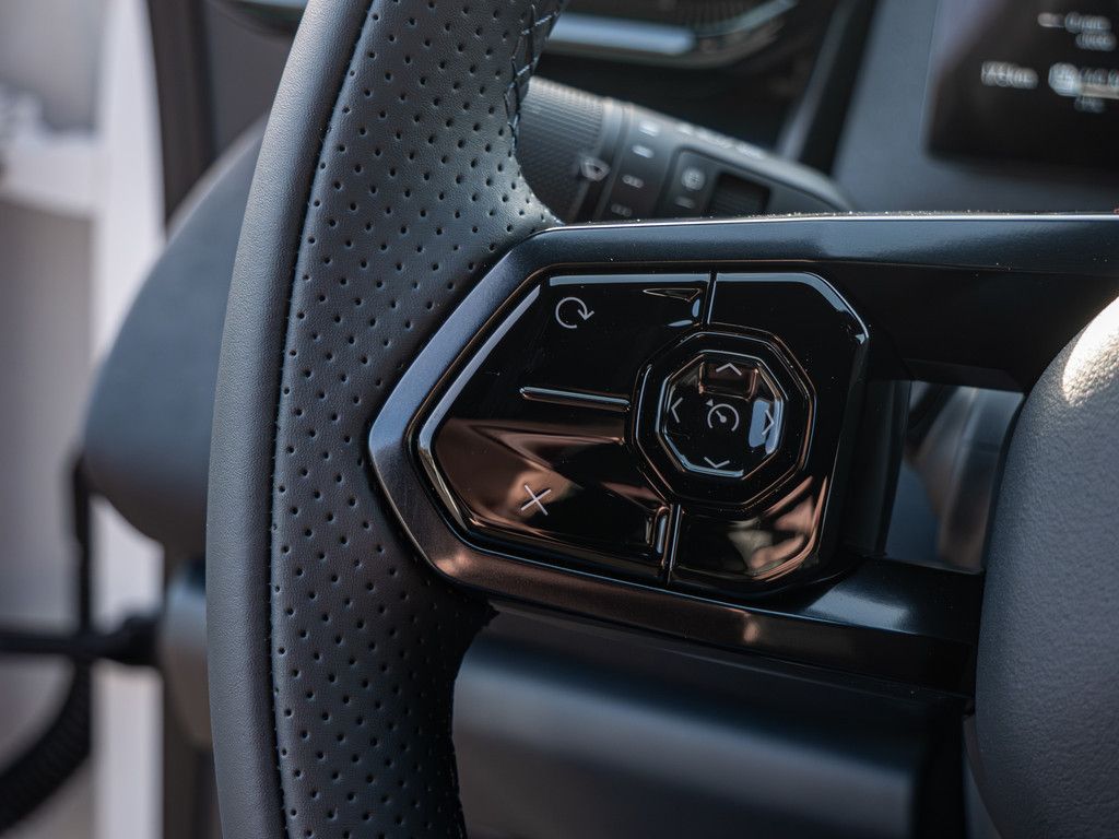 Lynk&Co 08 Plug-In Hybrid More Massage HK 21" foto 15